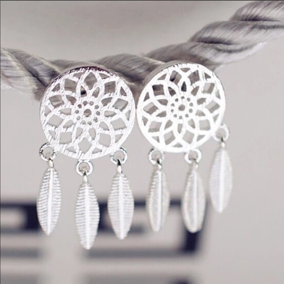1 LEFT💖Silver dream catcher earrings, brand new‼️ - Picture 3 of 8